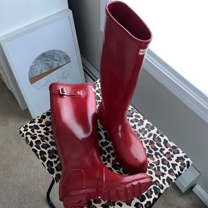 Hunter Boots Women’s Original Tall Rain Boot in Military Red.